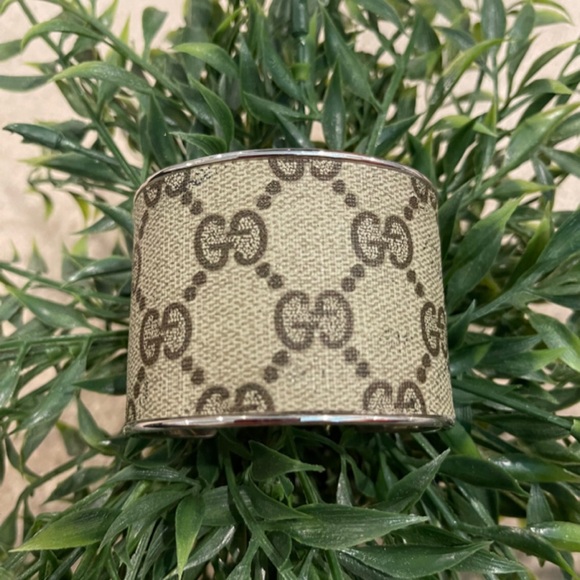 ✨Authentic Vintage GUCCI GG Supreme Logo Monogram Wide Leather Cuff Bracelet - Picture 1 of 10